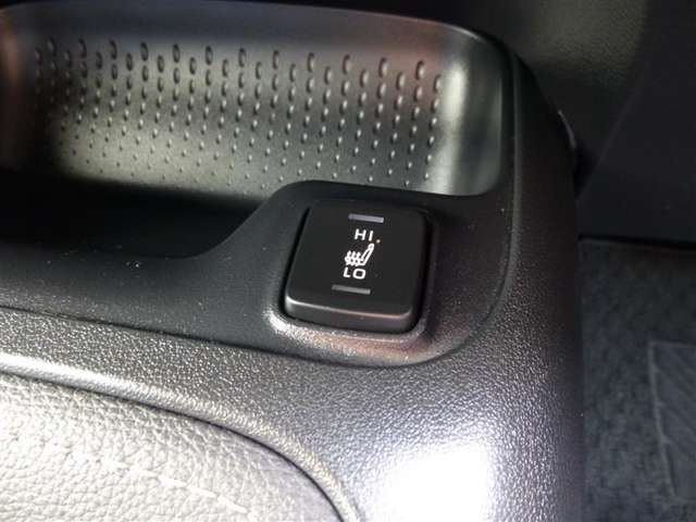 トヨタ カローラ　ツーリング　ハイブリッド １．８ ハイブリッド ＷＸＢ R6年 (東北) 99