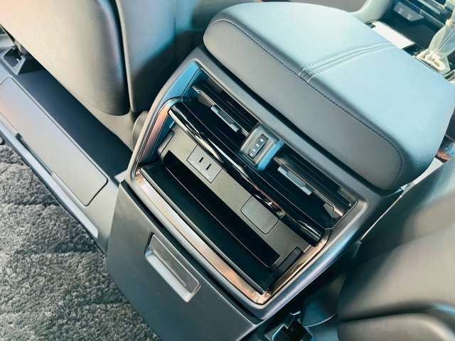 トヨタ アルファード　ハイブリッド ハイブリッド ２．５ Ｚ Ｅ－ＦＯＵＲ ４ＷＤ R6年 (東海) 99