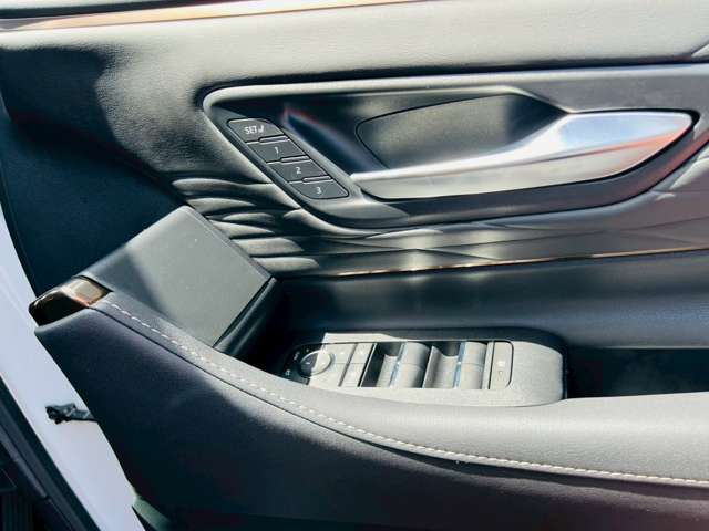 トヨタ アルファード　ハイブリッド ハイブリッド ２．５ Ｚ Ｅ－ＦＯＵＲ ４ＷＤ R6年 (東海) 99