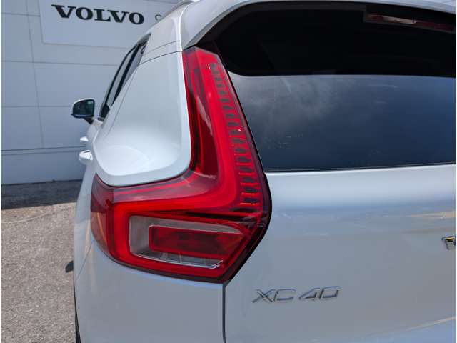 ボルボ ＸＣ４０ Ｂ４ ＡＷＤ インスクリプション ４ＷＤ R3年 (東北) 99