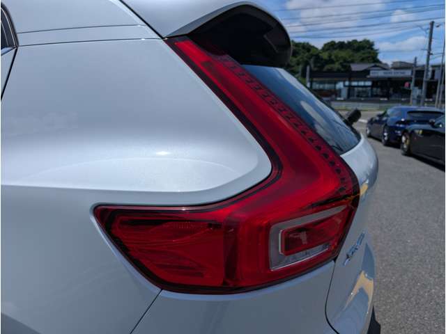 ボルボ ＸＣ４０ Ｂ４ ＡＷＤ インスクリプション ４ＷＤ R3年 (東北) 99