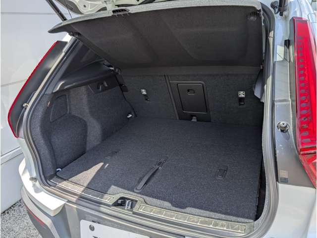 ボルボ ＸＣ４０ Ｂ４ ＡＷＤ インスクリプション ４ＷＤ R3年 (東北) 99