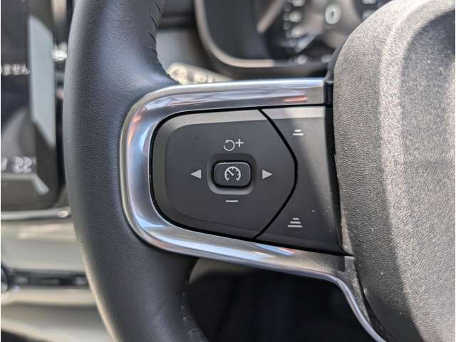 ボルボ ＸＣ４０ Ｂ４ ＡＷＤ インスクリプション ４ＷＤ R3年 (東北) 99