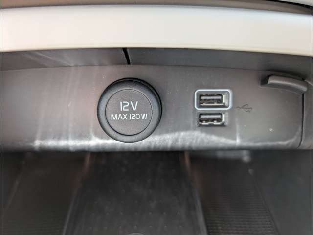 ボルボ ＸＣ４０ Ｂ４ ＡＷＤ インスクリプション ４ＷＤ R3年 (東北) 99