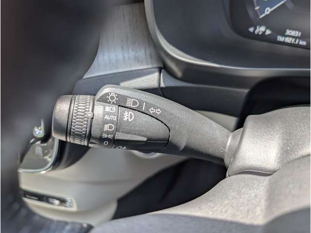 ボルボ ＸＣ４０ Ｂ４ ＡＷＤ インスクリプション ４ＷＤ R3年 (東北) 99