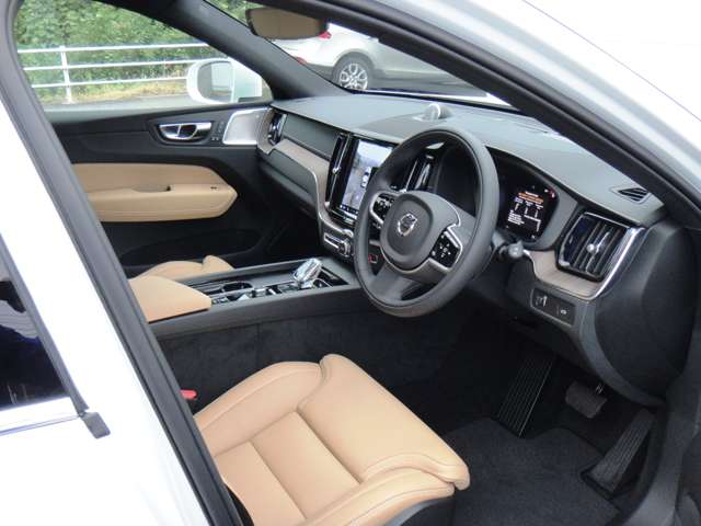 ボルボ ＸＣ６０ ウルトラ Ｂ５ ＡＷＤ ４ＷＤ R7年 (東北) 99