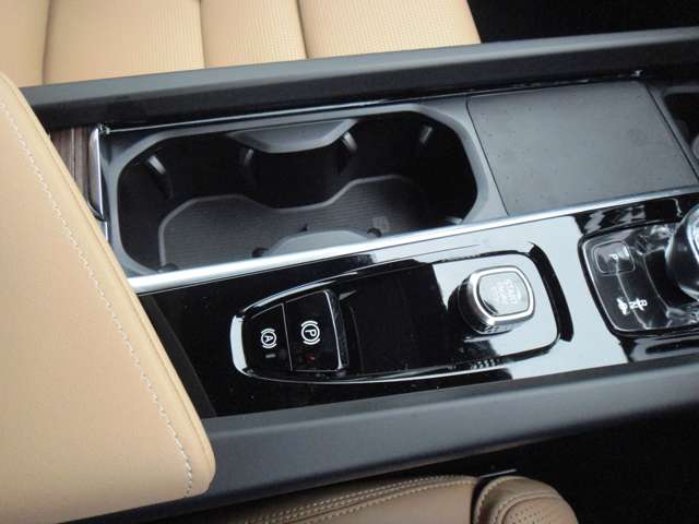 ボルボ ＸＣ６０ ウルトラ Ｂ５ ＡＷＤ ４ＷＤ R7年 (東北) 99