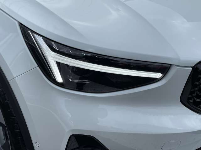 ボルボ ＸＣ４０ ウルトラ Ｂ４ ＡＷＤ ダーク エディション ４ＷＤ R6年 (東北) 99