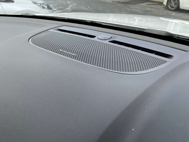 ボルボ ＸＣ４０ ウルトラ Ｂ４ ＡＷＤ ダーク エディション ４ＷＤ R6年 (東北) 99