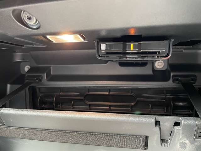 ボルボ ＸＣ４０ ウルトラ Ｂ４ ＡＷＤ ダーク エディション ４ＷＤ R6年 (東北) 99