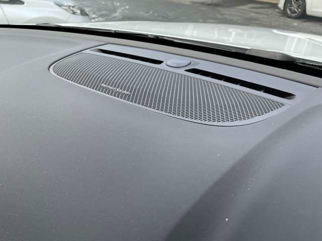 ボルボ ＸＣ４０ ウルトラ Ｂ４ ＡＷＤ ダーク エディション ４ＷＤ R6年 (東北) 99