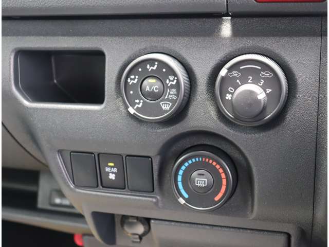 トヨタ ハイエースバン ２．０ ＤＸ ロング ＧＬパッケージ R7年 (関東) 99