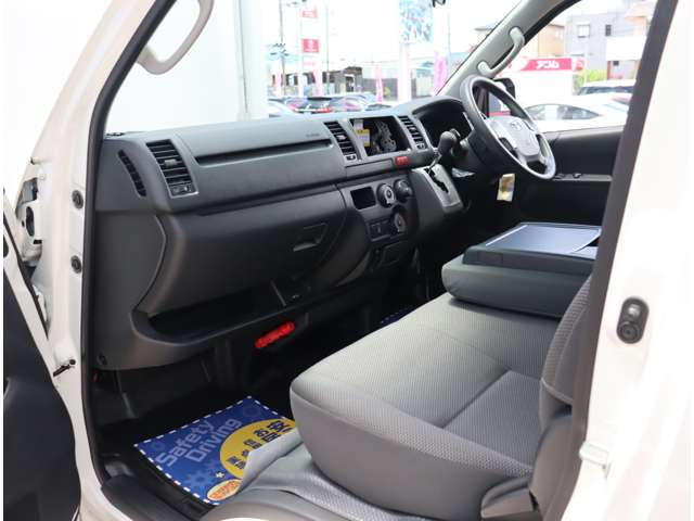 トヨタ ハイエースバン ２．０ ＤＸ ロング ＧＬパッケージ R7年 (関東) 99