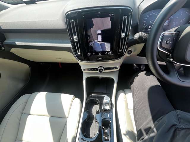 ボルボ ＸＣ４０ Ｂ４ ＡＷＤ インスクリプション ４ＷＤ R4年 (東海) 99