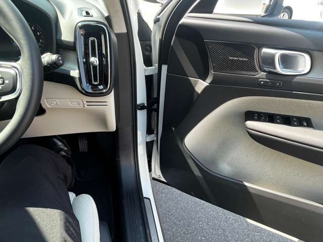 ボルボ ＸＣ４０ Ｂ４ ＡＷＤ インスクリプション ４ＷＤ R4年 (東海) 99