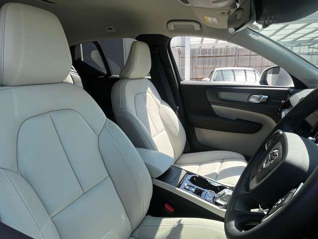 ボルボ ＸＣ４０ Ｂ４ ＡＷＤ インスクリプション ４ＷＤ R4年 (東海) 99