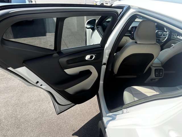 ボルボ ＸＣ４０ Ｂ４ ＡＷＤ インスクリプション ４ＷＤ R4年 (東海) 99