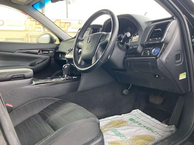 トヨタ クラウン　ハイブリッド ハイブリッド ２．５ Ｓ ＦＯＵＲ ブラックスタイル ４ＷＤ H27年 (東北) 99