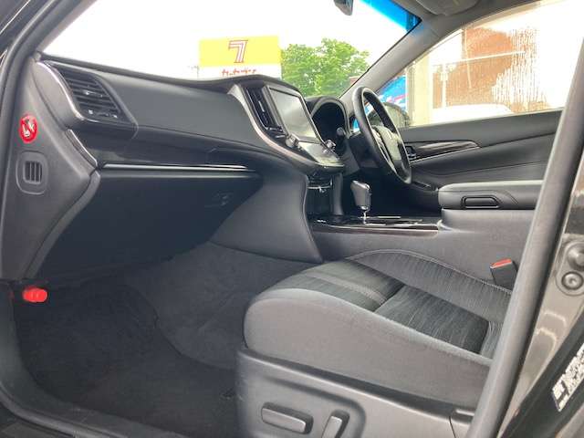 トヨタ クラウン　ハイブリッド ハイブリッド ２．５ Ｓ ＦＯＵＲ ブラックスタイル ４ＷＤ H27年 (東北) 99