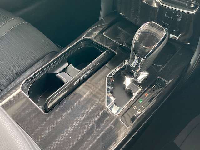 トヨタ クラウン　ハイブリッド ハイブリッド ２．５ Ｓ ＦＯＵＲ ブラックスタイル ４ＷＤ H27年 (東北) 99