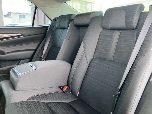 トヨタ クラウン　ハイブリッド ハイブリッド ２．５ Ｓ ＦＯＵＲ ブラックスタイル ４ＷＤ H27年 (東北) 99