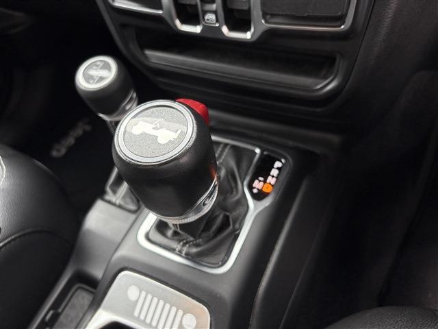 ジープ ラングラー　アンリミテッド アンリミテッド サハラ ２．０Ｌ ４ＷＤ R3年 (東北) 99