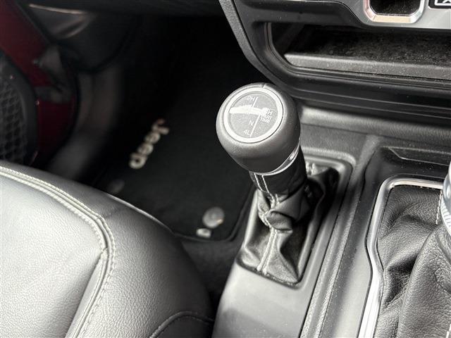 ジープ ラングラー　アンリミテッド アンリミテッド サハラ ２．０Ｌ ４ＷＤ R3年 (東北) 99