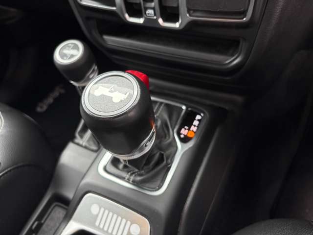 ジープ ラングラー　アンリミテッド アンリミテッド サハラ ２．０Ｌ ４ＷＤ R3年 (東北) 99