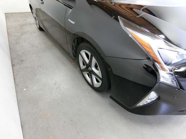 トヨタ プリウス １．８ Ａ プレミアム ツーリングセレクション H29年 (中国) 99