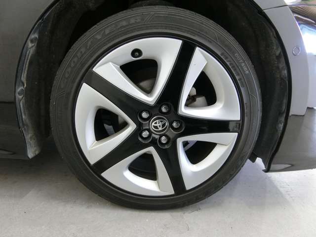 トヨタ プリウス １．８ Ａ プレミアム ツーリングセレクション H29年 (中国) 99