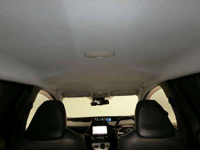 トヨタ プリウス １．８ Ａ プレミアム ツーリングセレクション H29年 (中国) 99