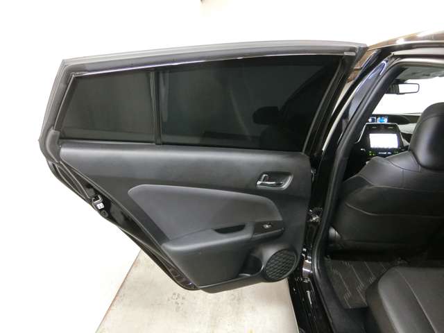 トヨタ プリウス １．８ Ａ プレミアム ツーリングセレクション H29年 (中国) 99