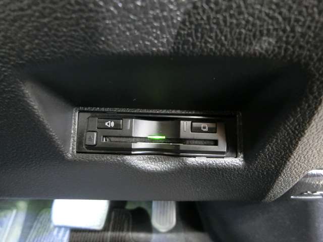 トヨタ プリウス １．８ Ａ プレミアム ツーリングセレクション H29年 (中国) 99