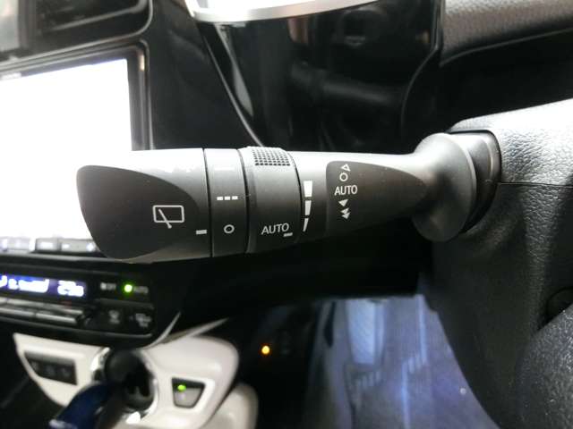 トヨタ プリウス １．８ Ａ プレミアム ツーリングセレクション H29年 (中国) 99