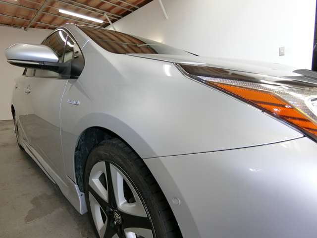 トヨタ プリウス １．８ Ａ ツーリングセレクション H28年 (中国) 99