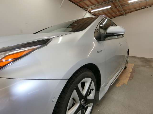 トヨタ プリウス １．８ Ａ ツーリングセレクション H28年 (中国) 99