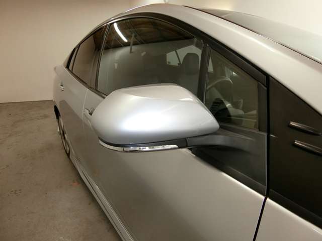 トヨタ プリウス １．８ Ａ ツーリングセレクション H28年 (中国) 99