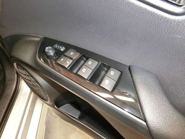 トヨタ プリウス １．８ Ａ ツーリングセレクション H28年 (中国) 99