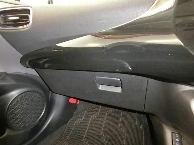 トヨタ プリウス １．８ Ａ ツーリングセレクション H28年 (中国) 99