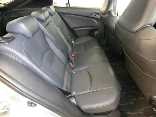 トヨタ プリウス １．８ Ａ ツーリングセレクション H28年 (中国) 99