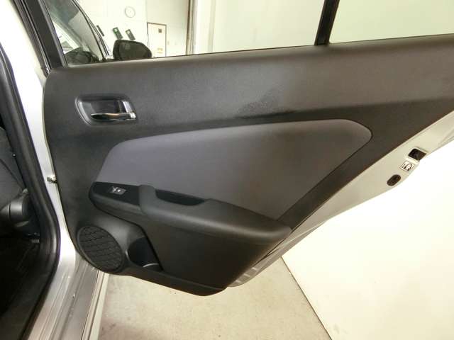 トヨタ プリウス １．８ Ａ ツーリングセレクション H28年 (中国) 99