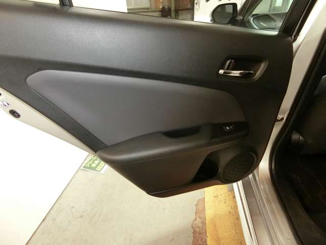 トヨタ プリウス １．８ Ａ ツーリングセレクション H28年 (中国) 99