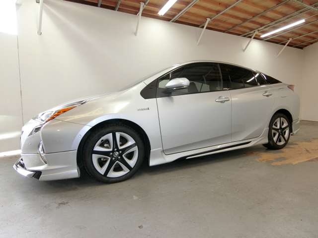 トヨタ プリウス １．８ Ａ ツーリングセレクション H28年 (中国) 99