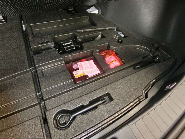 トヨタ プリウス １．８ Ａ ツーリングセレクション H28年 (中国) 99