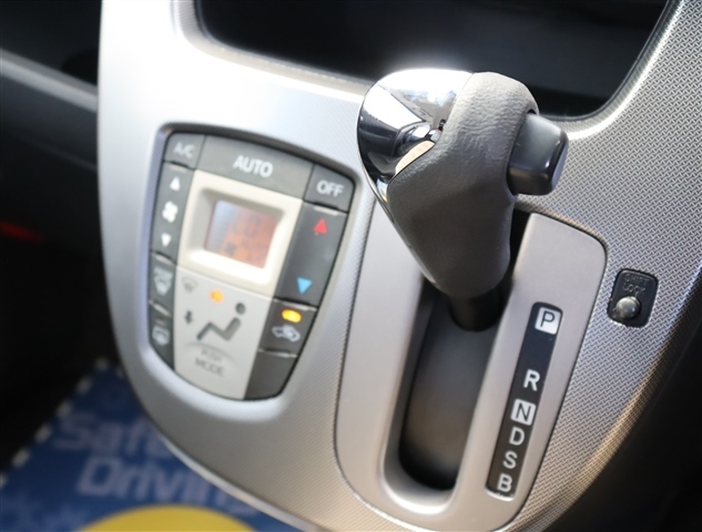 スバル ステラ ６６０ カスタムＲ スマートアシスト H26年 (関東) 99