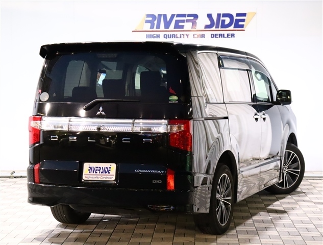 三菱 デリカ　Ｄ：５ アーバンギア ２．２ Ｇ ディーゼルターボ ４ＷＤ R1年 (関東) 99