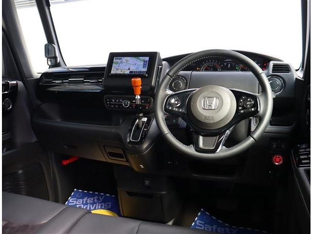 ホンダ Ｎ　ＢＯＸ カスタム ６６０ Ｌ ターボ R5年 (関東) 99