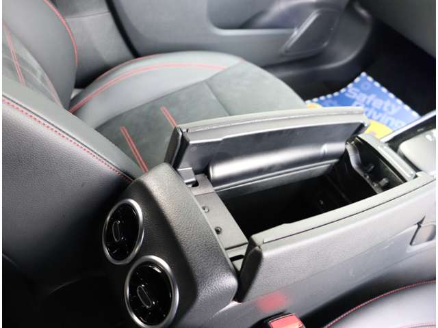 メルセデスベンツ ＧＬＢクラス １８０ R4年 (関東) 99