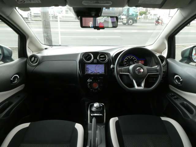 日産 ノート １．２ Ｅ－ＰＯＷＥＲ Ｘ Ｖセレクション R2年 (関東) 99