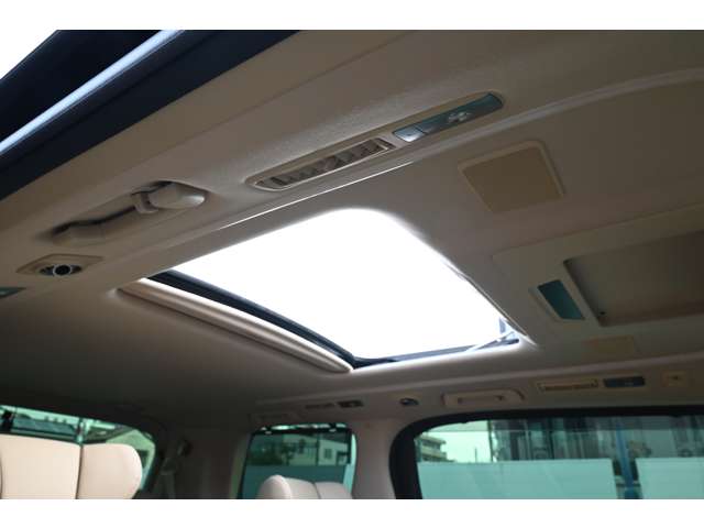 トヨタ アルファード　ハイブリッド ハイブリッド ２．５ エグゼクティブ ラウンジ Ｅ－ＦＯＵＲ ４ＷＤ R4年 (近畿) 99